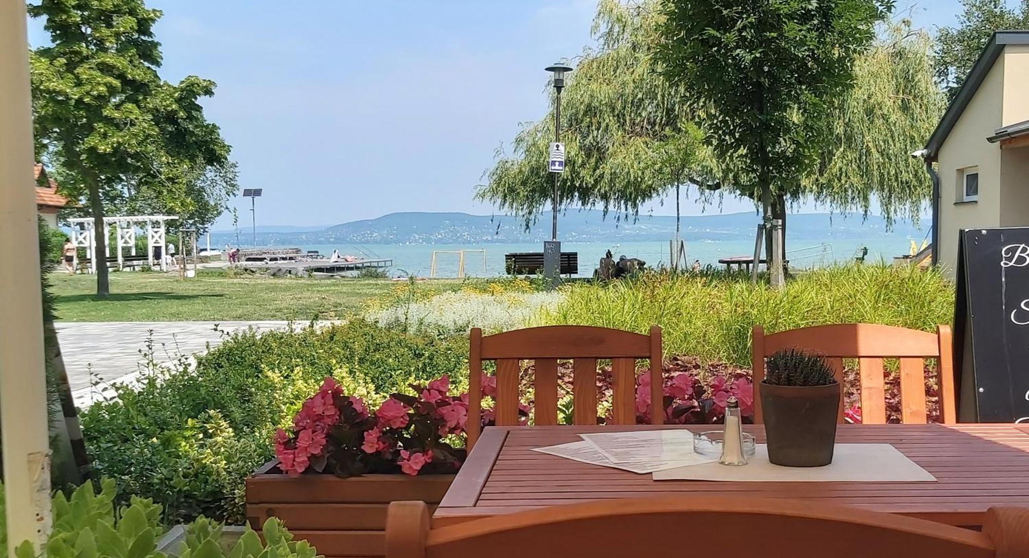 Апартаменти Apartmanhaz Horvath Балатонбоглар Екстер'єр фото