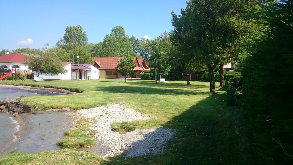 Апартаменти Apartmanhaz Horvath Балатонбоглар Екстер'єр фото